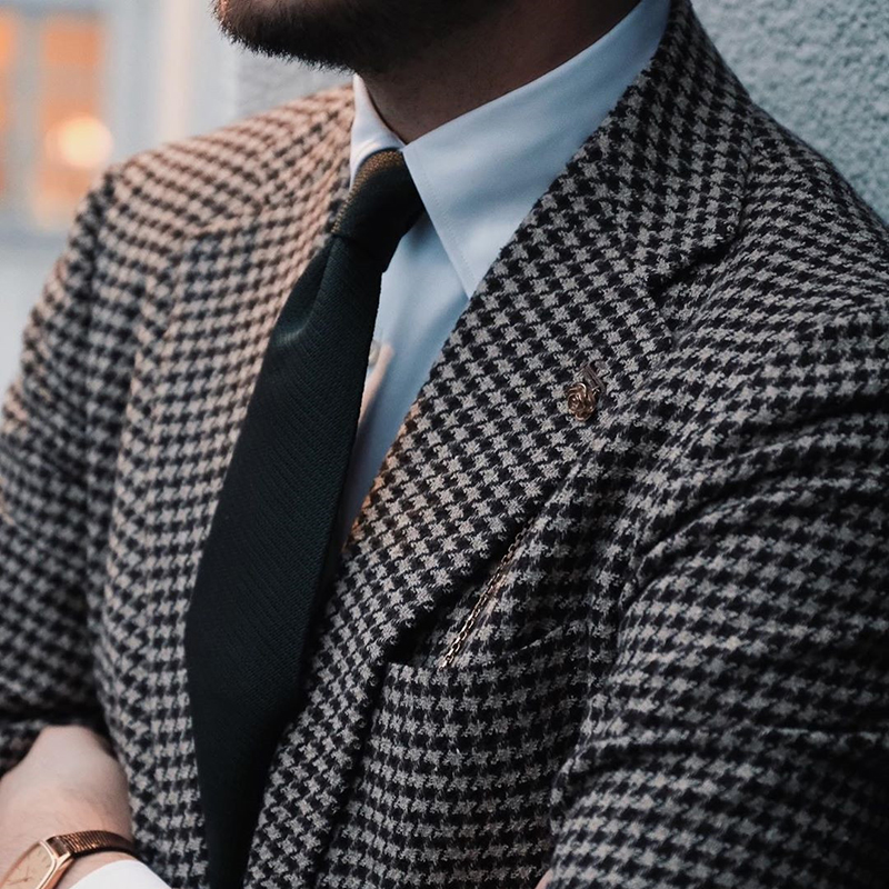 Classic White Black Check Groom Wear Two Button Peaked Lapel Mens Business Formal Prom Tuxedos Best Man Blazer Suit Only One Piece