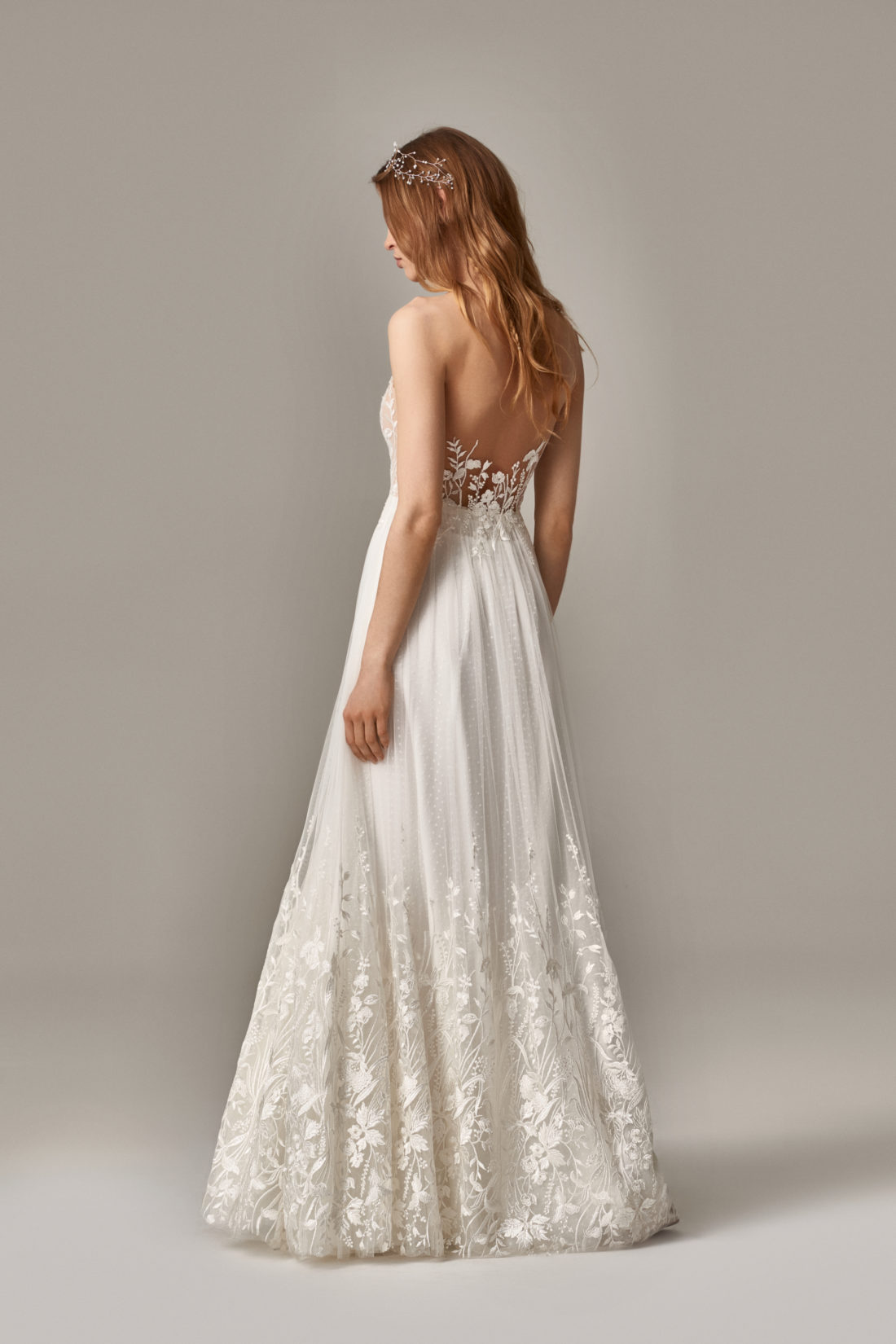 2019 Beach Wedding Dress V Neck Lace Appliques A Line Floor Length Sleeveless Backless Wedding Gowns Custom Robe Boho Bridal Dress