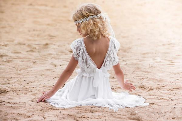 Cheap Bohemian White Flower Girl Dresses For Beach Wedding Pageant Gowns A Line Boho Lace V Neck Kids First Holy Communion Dress