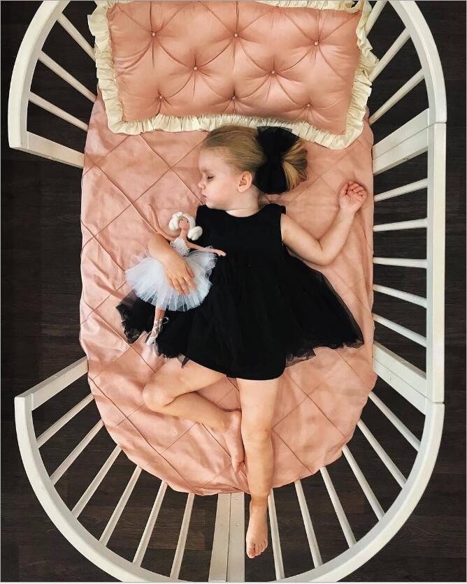 Multifunctional baby Beds Ins crib solid wood round bed multi-functional splicing king beds BB twin bed middle bed
