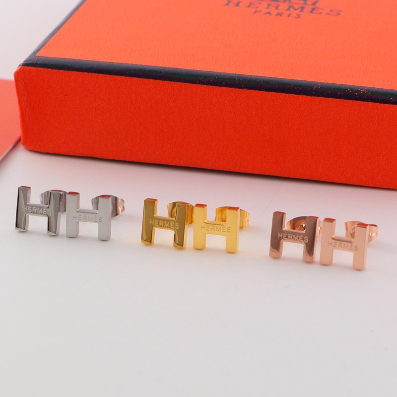 Wholesale earrings letter classic earrings titanium steel rose gold stylish individual earrings for men and women, Silver
Wholesale earrings letter classic earrings titanium steel rose gold stylish individual earrings for men and women, Silver