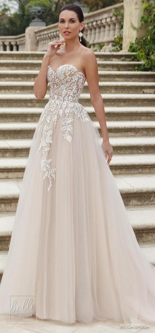 Lace Up Beach Wedding Dresses A Line Sweetheart Sweep Train Lace Appliques Beads Bohemian Wedding Dress Custom Made Beach Bridal Gowns