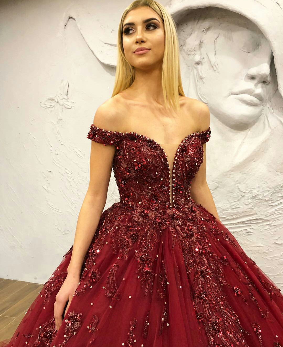 2019 Gorgeous Sequined Beaded Prom Dresses Off The Shoulder Sweep Train Burgundy Ball Gown Evening Dress Custom Made Formal Party Gowns
