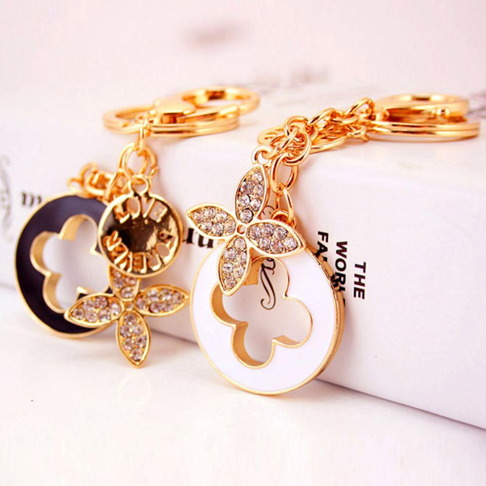 Crystal Alloy Lipsticks Shape Keychain Four Leaves Keyring for Handbag Car Key Pendant Key Chains Birthday Gift
Crystal Alloy Lipsticks Shape Keychain Four Leaves Keyring for Handbag Car Key Pendant Key Chains Birthday Gift