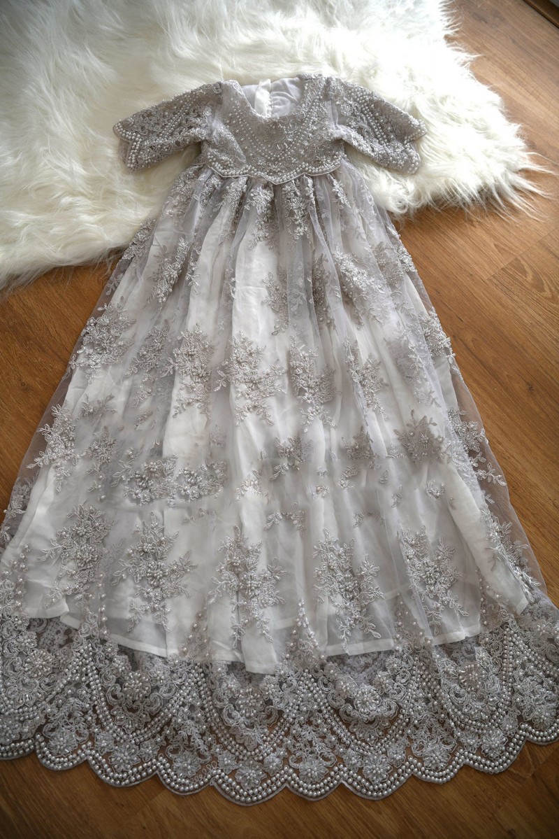 Classy 2019 Long Sleeve Christening Gowns For Baby Girls Lace Appliqued Pearls Baptism Dresses With Bonnet First Communication Dress