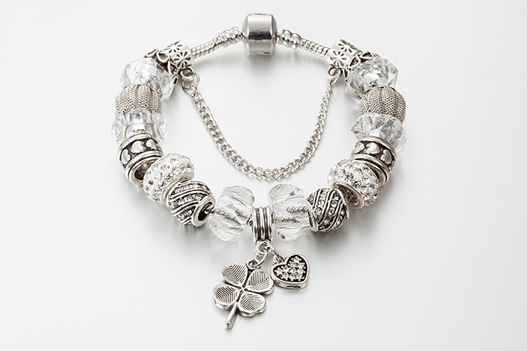 Wholesale- New Luxury fashion brand contracted beads bracelet DIY high quality white /blue Drops oil flowers women bracelet jewelry
Wholesale- New Luxury fashion brand contracted beads bracelet DIY high quality white /blue Drops oil flowers women bracelet jewelry