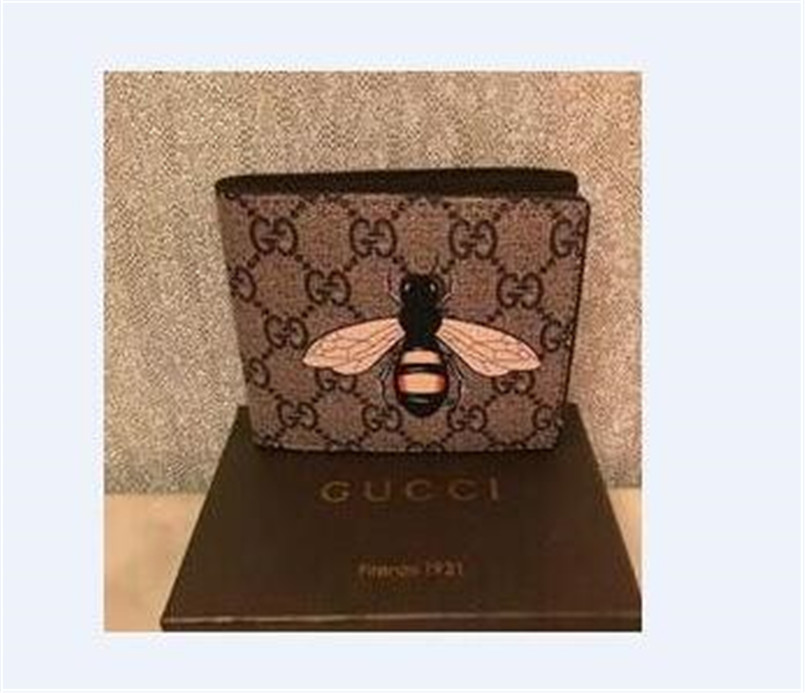 a0 Hot Sell Fashion Folding Letter Black Wallet Purse Classic Short Wallet Gifts For Men Women Black Wallets Bags, No box
a0 Hot Sell Fashion Folding Letter Black Wallet Purse Classic Short Wallet Gifts For Men Women Black Wallets Bags, No box