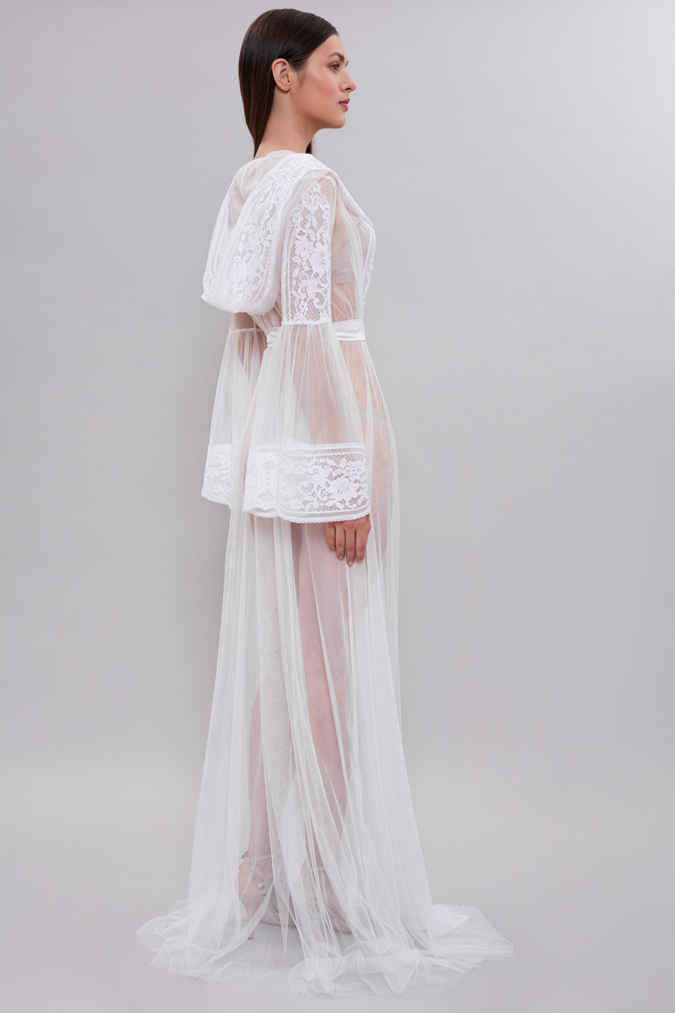 Hot Sell Formal Wedding Robes With Hat Long Sleeves Appliqued Lace See Through Night Gown For Women Ribbon Sweep Train Custom Made Sleepwear