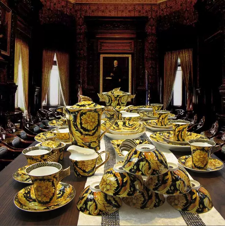 Luxury Drinkware 70 pcs European Ceramic Tea Set Porcelain coffee set Coffee Pot Coffee Dinner DishesSaucer set CT0861
Luxury Drinkware 70 pcs European Ceramic Tea Set Porcelain coffee set Coffee Pot Coffee Dinner DishesSaucer set CT0861