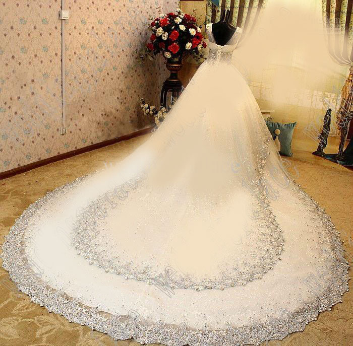 Real Gorgeous Luxurious Appliques Wedding Dresses A-Line Crystal Cathedral Train Beaded Lace Bridal Dresses Wedding Gown