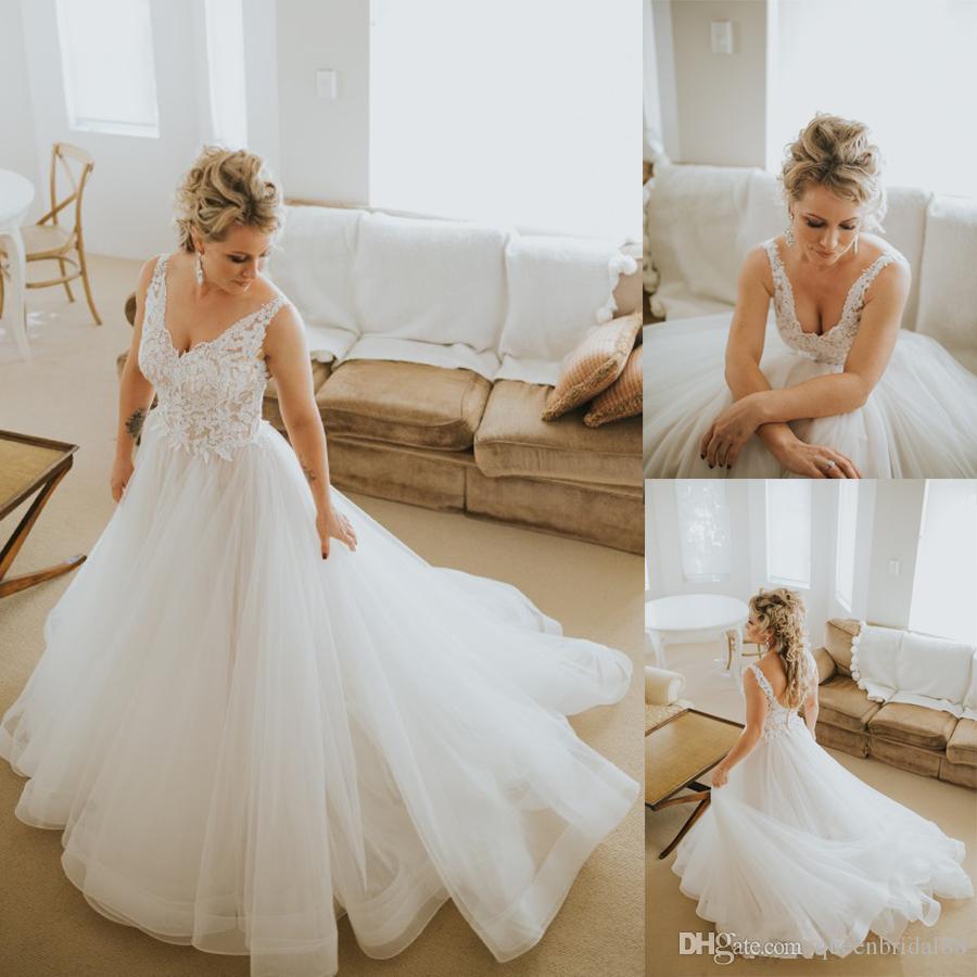 2019 Bohemian Wedding Dresses Lace Appliqued V Neck A Line Sleeveless Boho Wedding Dress Sweep Train Simple Country Bridal Gowns, White
2019 Bohemian Wedding Dresses Lace Appliqued V Neck A Line Sleeveless Boho Wedding Dress Sweep Train Simple Country Bridal Gowns, White