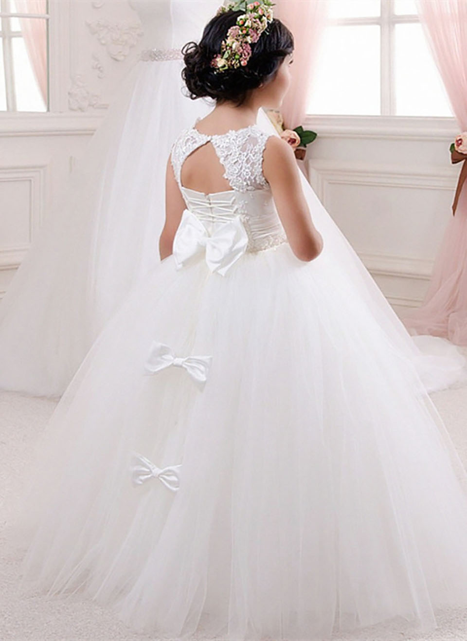 Flower Girl Dresses Lace Appliqué Elegant Tulle Fluffy Girls Pageant For First Holy Communion Birthday Party Dresses