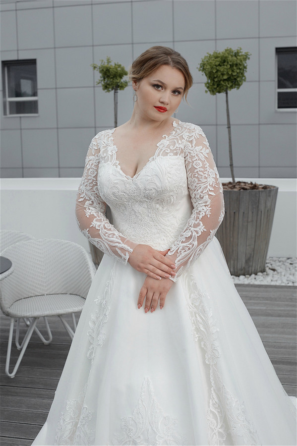 plus size bohemian wedding v neck appliqued long sleeves beach bridal gowns ruffle sweep train custom made abiti da sposa