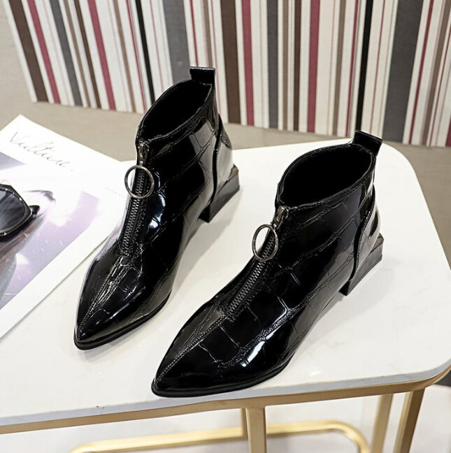 Boots children's autumn new net red British style patent leather short boots low-heeled pointed shoes foreign trade women's shoes, Black
Boots children's autumn new net red British style patent leather short boots low-heeled pointed shoes foreign trade women's shoes, Black