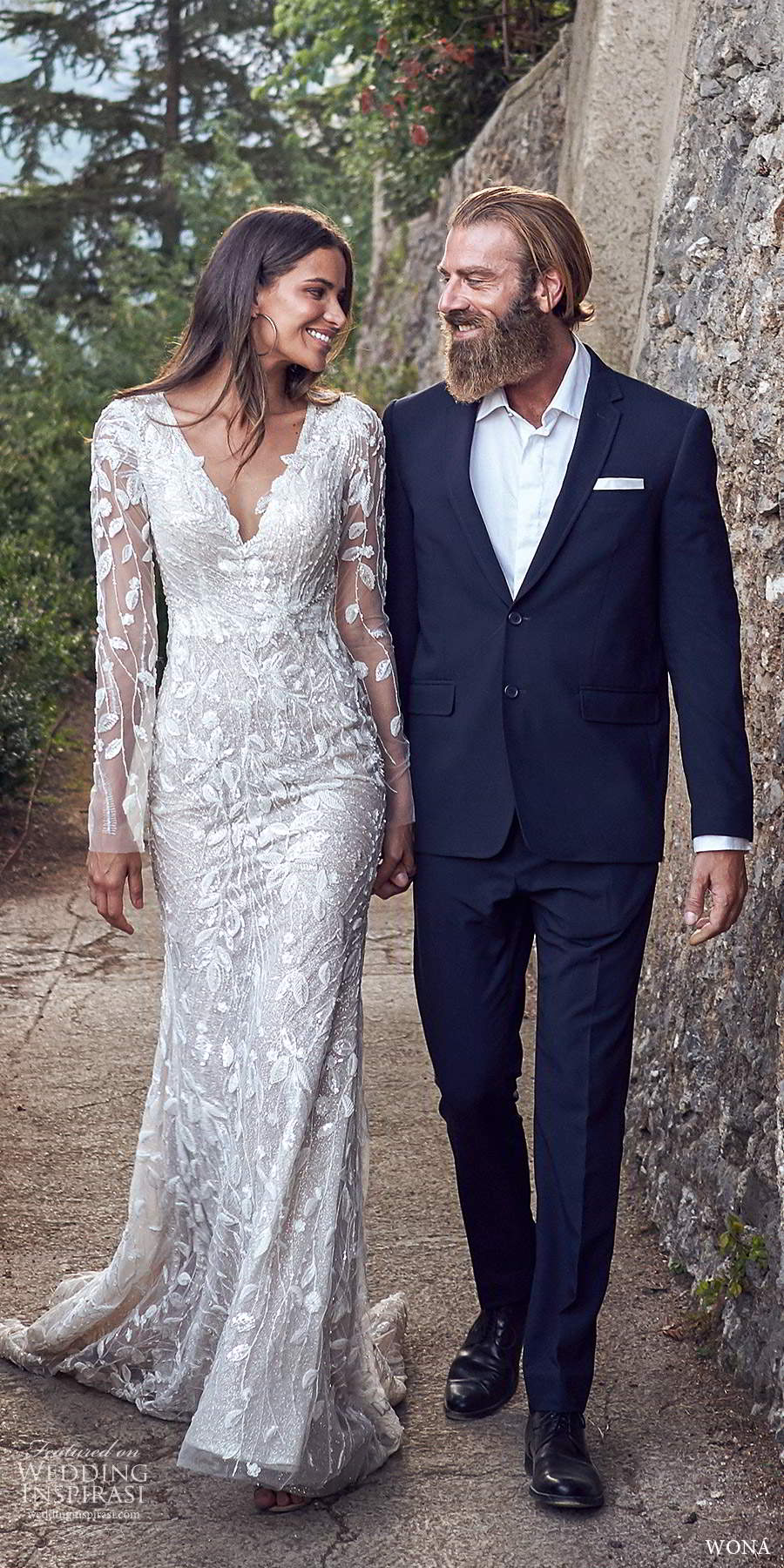 Spring Fashion Mermaid Wedding Dresses Deep V Neck Long Sleeve Lace Appliques Bridal Gowns Sweep Train Backless Wedding Dress