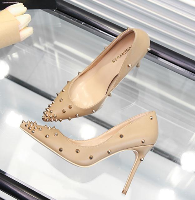 2019 Women's shoes in Spring and Autumn with New style High heel fine heel pointed end sequined cloth rivet shoes heel 8cm ,10cm@211, Gold
2019 Women's shoes in Spring and Autumn with New style High heel fine heel pointed end sequined cloth rivet shoes heel 8cm ,10cm@211, Gold