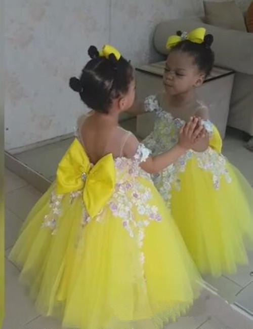 CUTE Flower Girls' Dresses Lemon Yellow Tulle Princess Party Birthday Gowns with Lace Applique Bow Sheer Neck Cheap Dress, Lanvender
CUTE Flower Girls' Dresses Lemon Yellow Tulle Princess Party Birthday Gowns with Lace Applique Bow Sheer Neck Cheap Dress, Lanvender