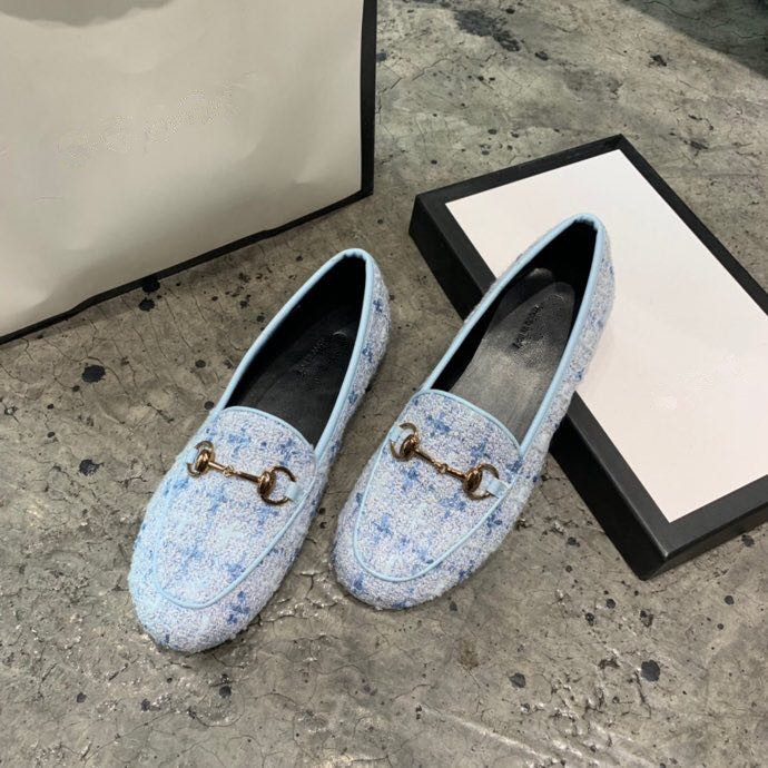 Designer beach slippers soft cowhide Lazy women shoes Leather men slippers luxury Mules Peas shoes Classic slippery PrincetownMetal buckle
Designer beach slippers soft cowhide Lazy women shoes Leather men slippers luxury Mules Peas shoes Classic slippery PrincetownMetal buckle