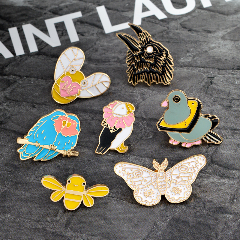Fashion Bird Butterfly Metal Kawaii Enamel Pin Badge Buttons Brooch Shirt Denim Jacket Bag Decorative Brooches for Women Girls, Gray
Fashion Bird Butterfly Metal Kawaii Enamel Pin Badge Buttons Brooch Shirt Denim Jacket Bag Decorative Brooches for Women Girls, Gray