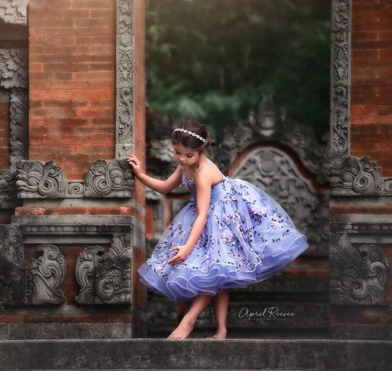 2020 Chic Flower Girl Gowns Spaghetti Knee Length 3D Floral Appliqued Girl Pageant Gowns Custom Made First Communion Dresses