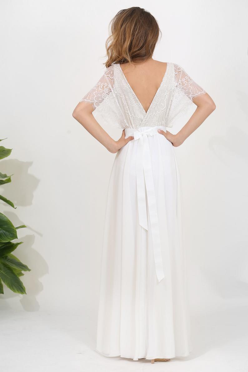 2020 Elegant Wedding Dresses Deep V Neck Short Bow Appliques Lace A Line Bridal Gowns Sweep Train Plus Size Wedding Dresses