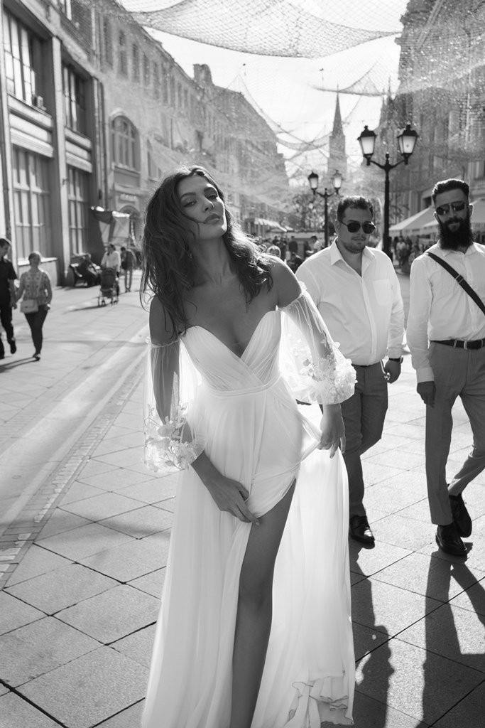 2019 Sexy Beach Wedding Dresses Sweetheart Lace Bohemian Wedding Dress With Detachable Sleeves Side Split Boho Bridal Gowns Custom