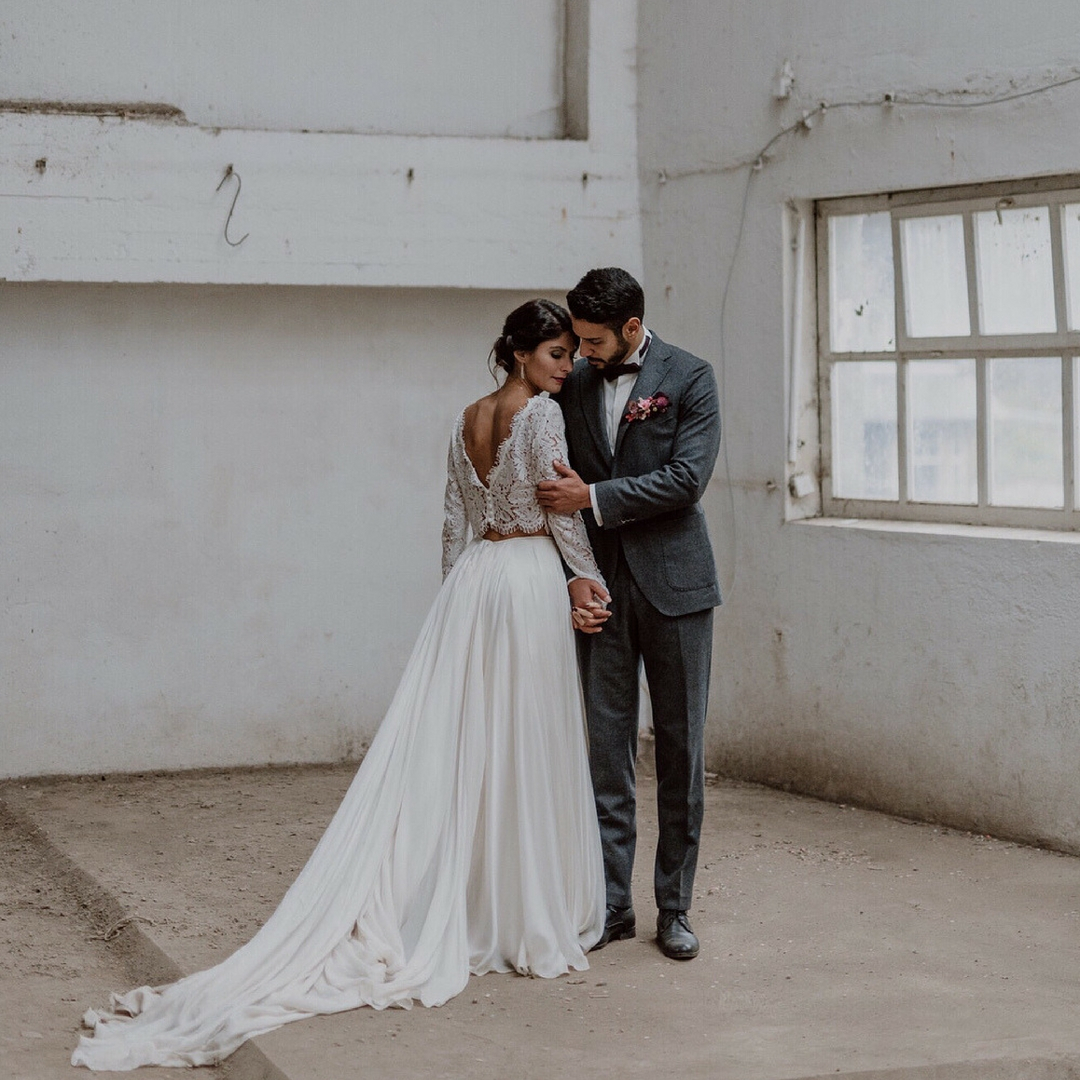 Modest Bohemian A Line Wedding Dresses Jewel Neck Long Sleeve Tulle Lace Applique Wedding Gowns Sweep Train robe de mariée