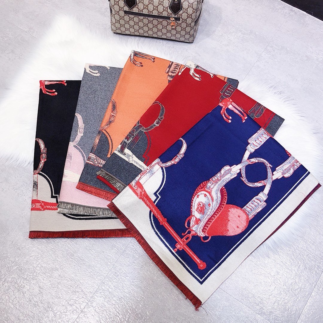 luxury- Fashion brand designer lady autumn and winter comfortable warmth casual fashion versatile high-quality scarf 70*180 5 colors
luxury- Fashion brand designer lady autumn and winter comfortable warmth casual fashion versatile high-quality scarf 70*180 5 colors