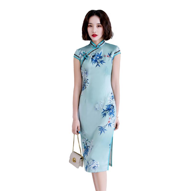 Shanghai Story Short Sleeve Blue Chinese Traditional Dress Faux Silk Cheongsam Knee Length Floral Qipao with Lining
Shanghai Story Short Sleeve Blue Chinese Traditional Dress Faux Silk Cheongsam Knee Length Floral Qipao with Lining