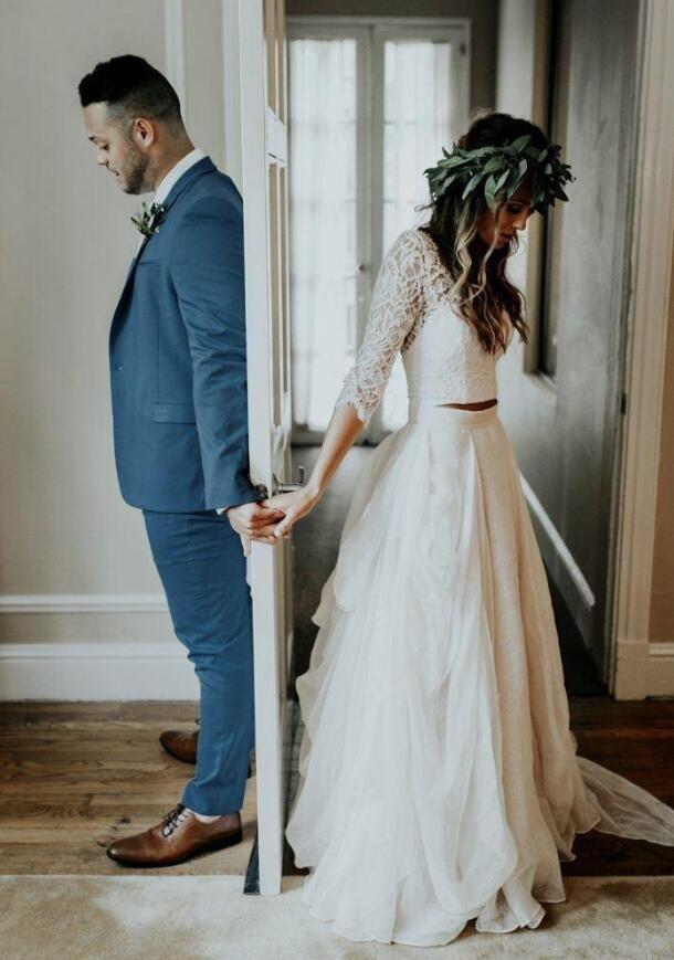2020 Bohemian Two Pieces Wedding Dresses 3 4 Long Sleeve V Neck Sweep Train Lace Top Chiffon Beach Garden Country Boho Bridal Gowns