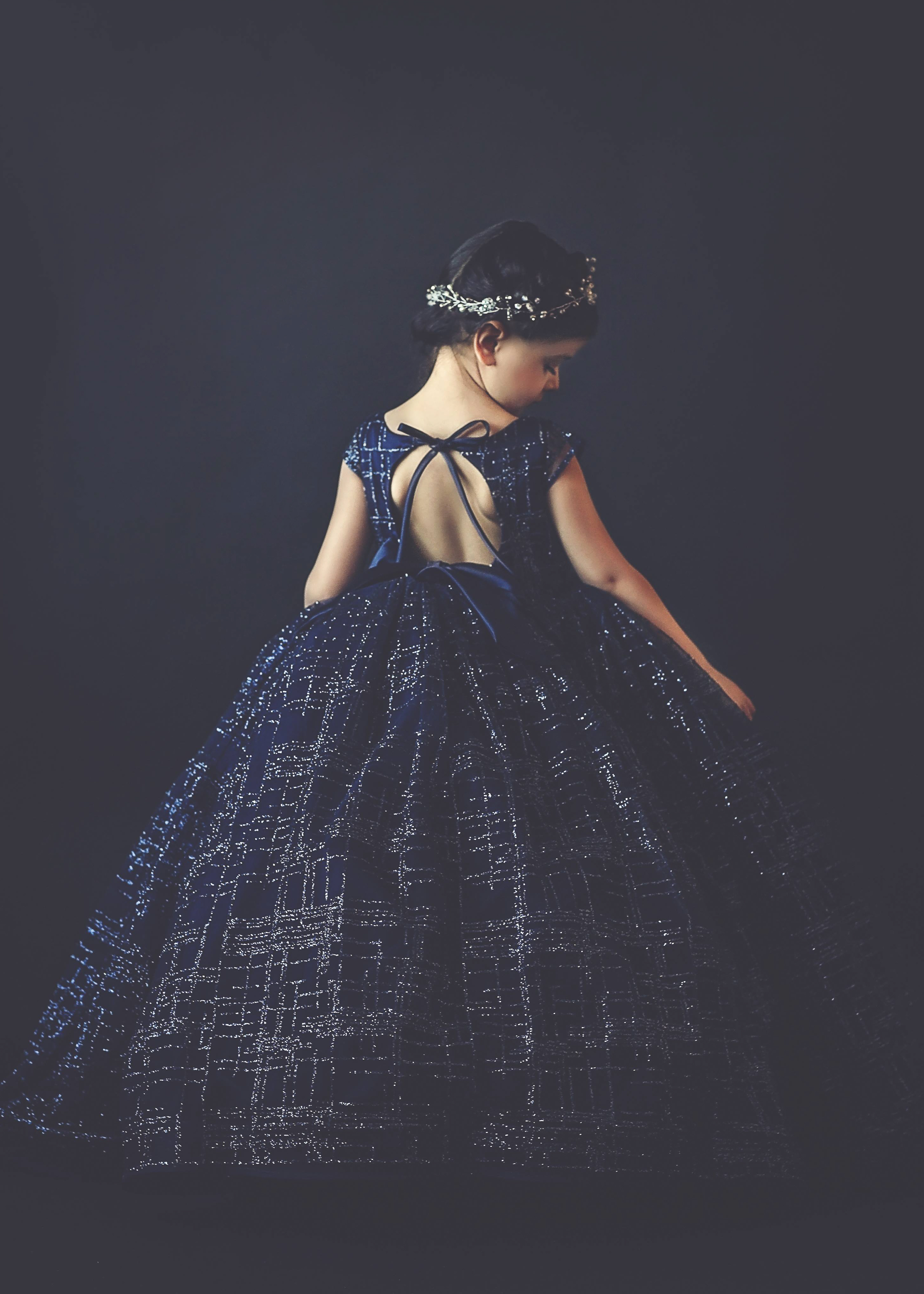 Luxury Navy Lace 2020 Girls Pageant Dresses V Neck Hollow Back Glitter Flower Girl Dress Beautiful Ball Gown Party Kids Formal Wear