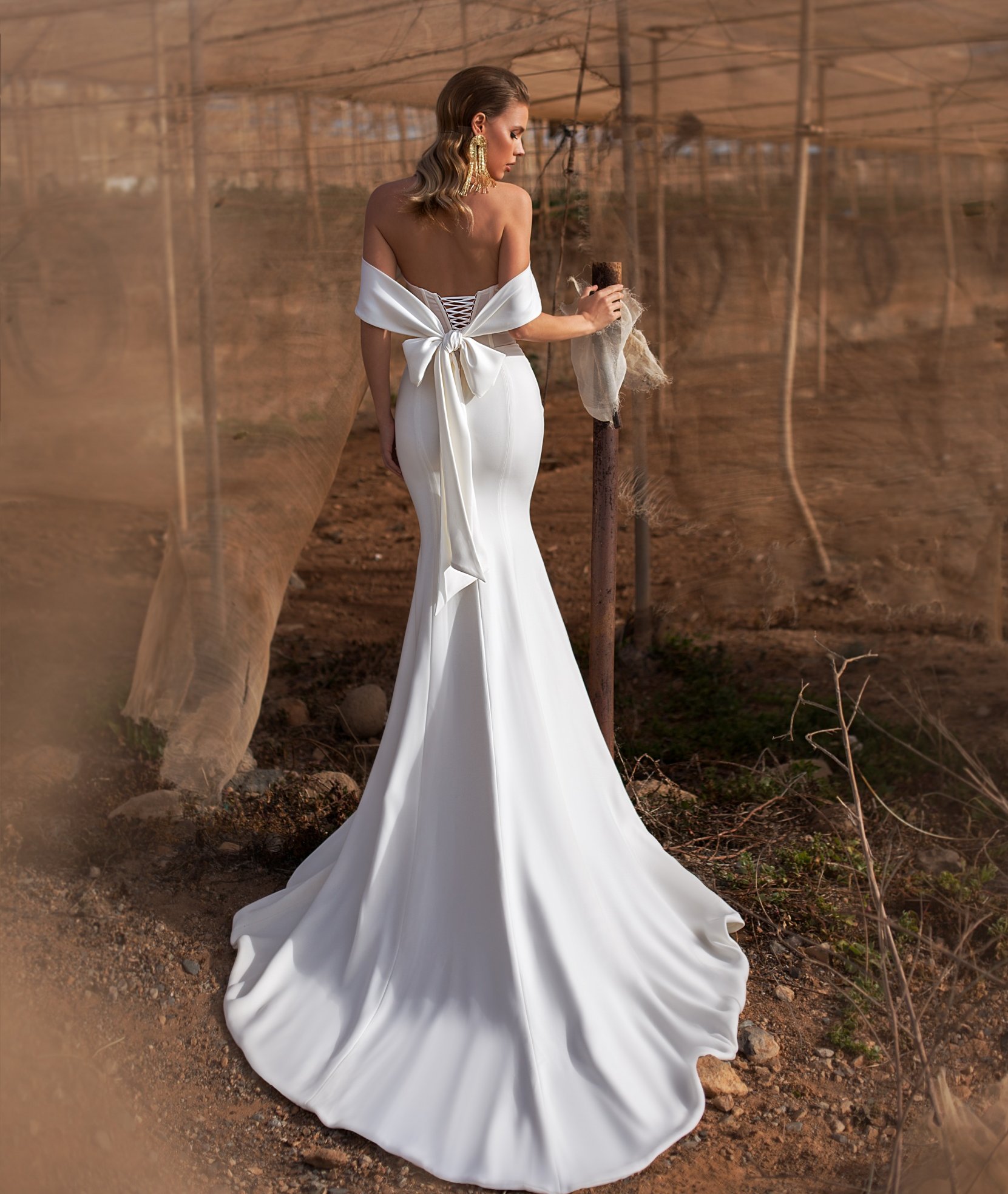 Sexy The Off Shoulder Mermaid Dresses Bridal Gowns Lace Appliqued Beach Satin Wedding Dress Robes De Marie