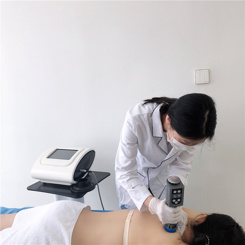 Portable ESWT-PRO low intensity shock wave erectile dysfunction therapy machine can adjust the frequency and intensity through the dandle
Portable ESWT-PRO low intensity shock wave erectile dysfunction therapy machine can adjust the frequency and intensity through the dandle