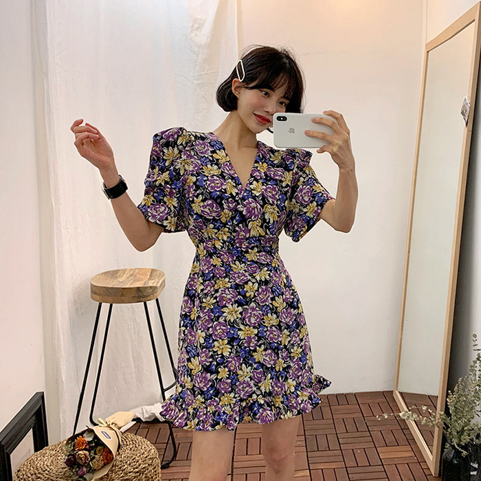 The new girl ghost horse han edition fashion retro v-neck short-sleeved dress female flower, Purple
The new girl ghost horse han edition fashion retro v-neck short-sleeved dress female flower, Purple