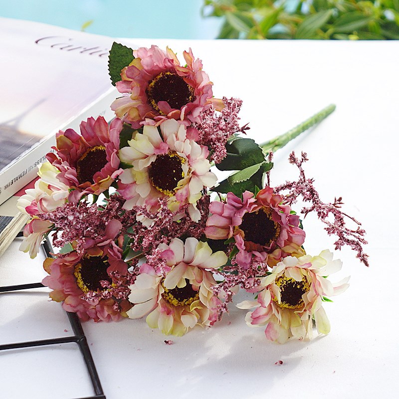10Heads oil painting chrysanthemum Small bundle silk artificial flowers home hotel decorations, wedding photography decor
10Heads oil painting chrysanthemum Small bundle silk artificial flowers home hotel decorations, wedding photography decor