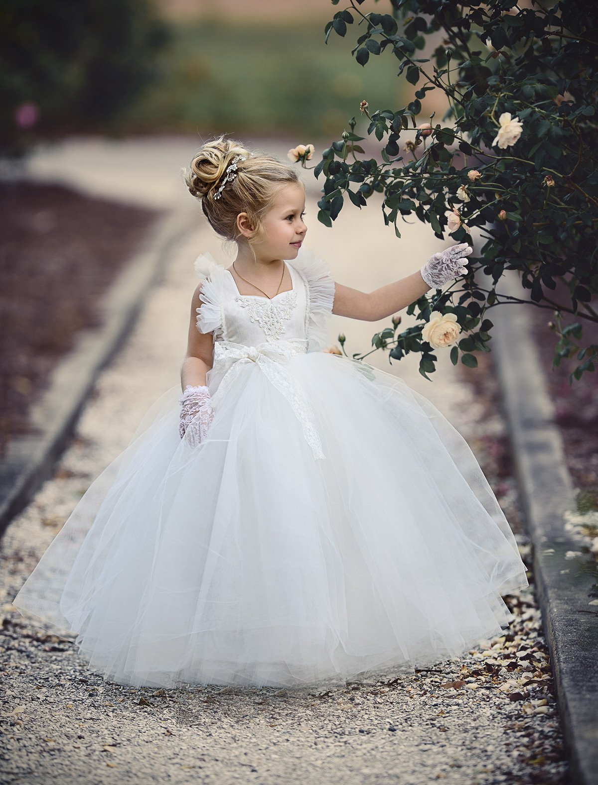 2019 First Holy Communion Dresses Square Neck Lace 3D Flower Ball Gown Flower Girl Dresses V Back Custom Made White girls Pageant Dress