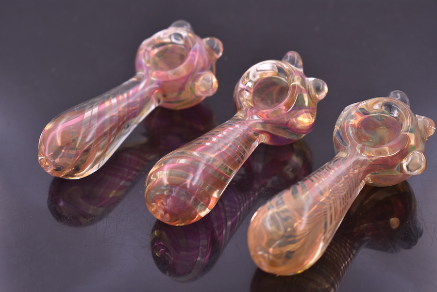 Smoking Newest bubbler Rainbow gold glass spoon pipes glass smoking phand pipe tobacco pipes Free Shipping
Smoking Newest bubbler Rainbow gold glass spoon pipes glass smoking phand pipe tobacco pipes Free Shipping