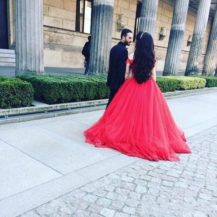 New Sexy Red Ball Gown Quinceanera Dresses Off Shoulder Tulle Lace Appliques Beads Open Back Plus Size Party Prom Evening Gowns Wear