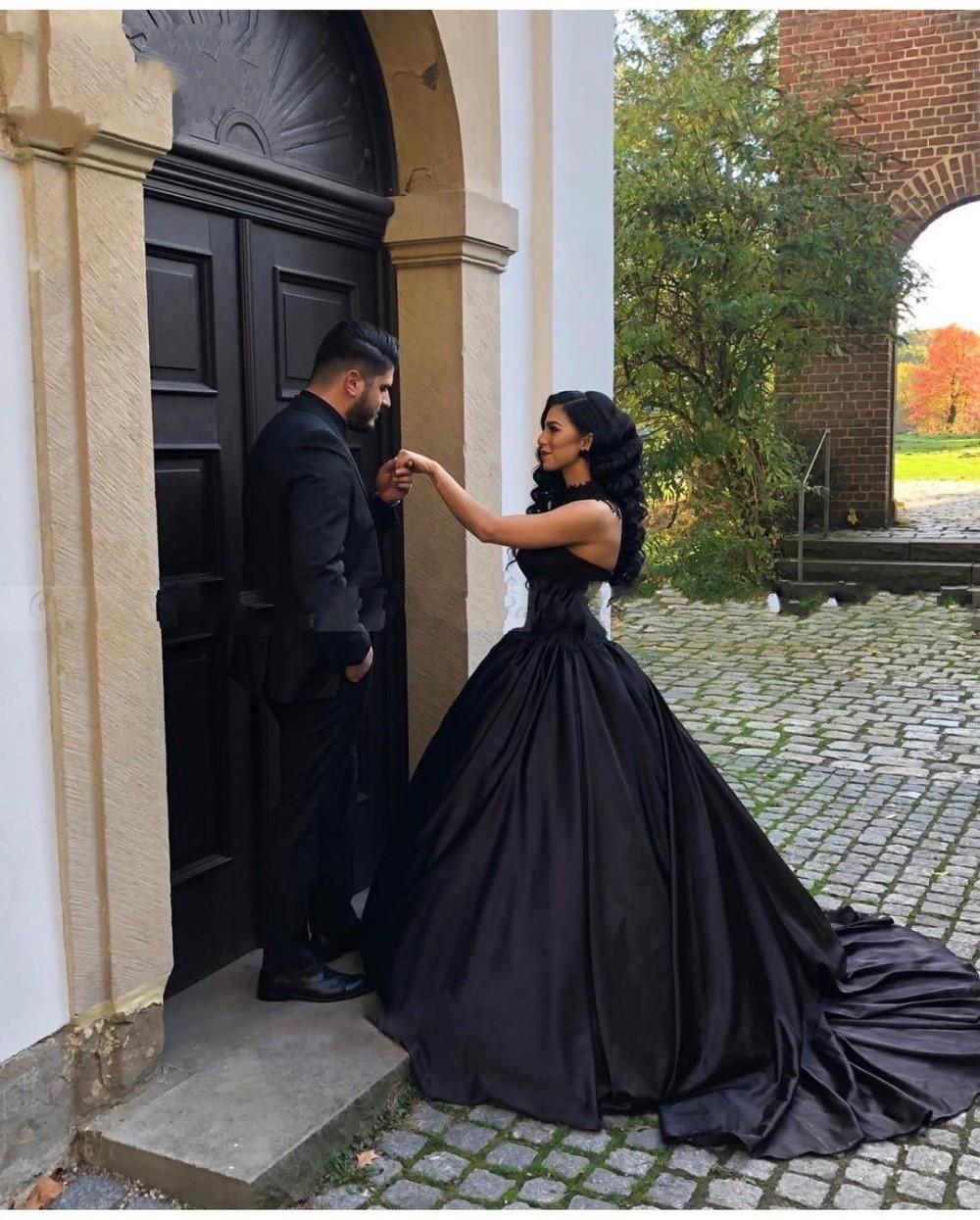 Gothic Black Wedding Dresses Ball Gown Satin Sweetheart Lace Appliques Corset Back Non White Bridal Gowns Cusstom Made Colored Brides B15 0510