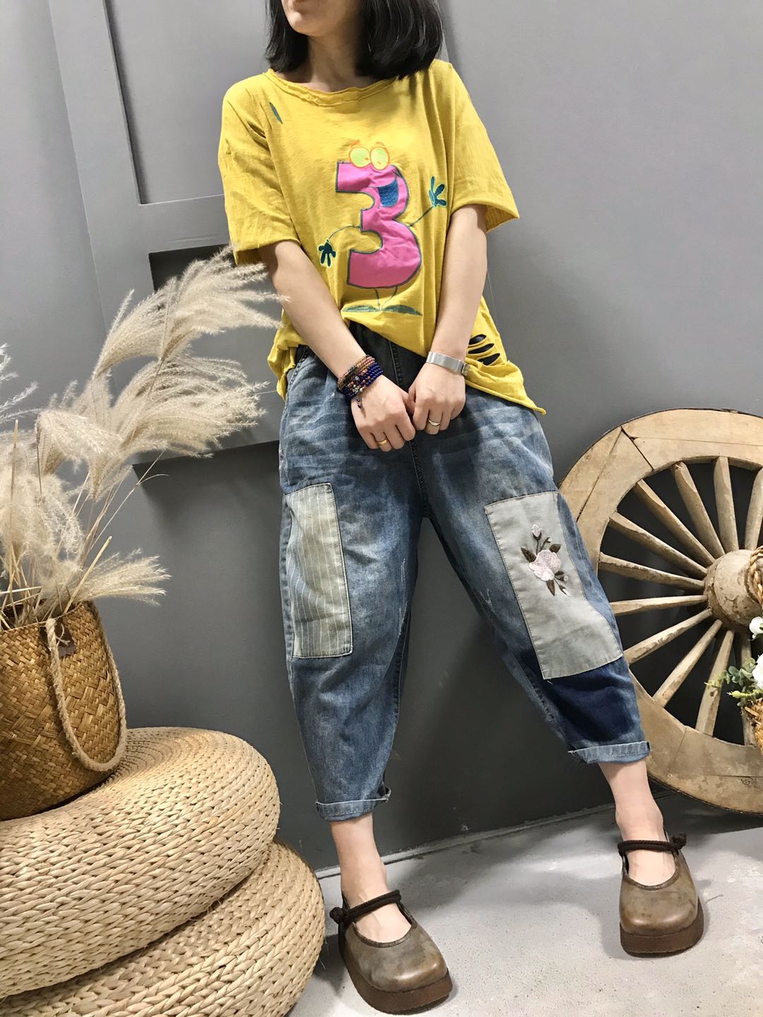 Glitter Blue White Black Feer Cowgirl Affixed Cloth Embroidered Gold Coloured Drawing Or Pattern Of 7 Minutes Of Pants Pants Bk4487
Glitter Blue White Black Feer Cowgirl Affixed Cloth Embroidered Gold Coloured Drawing Or Pattern Of 7 Minutes Of Pants Pants Bk4487