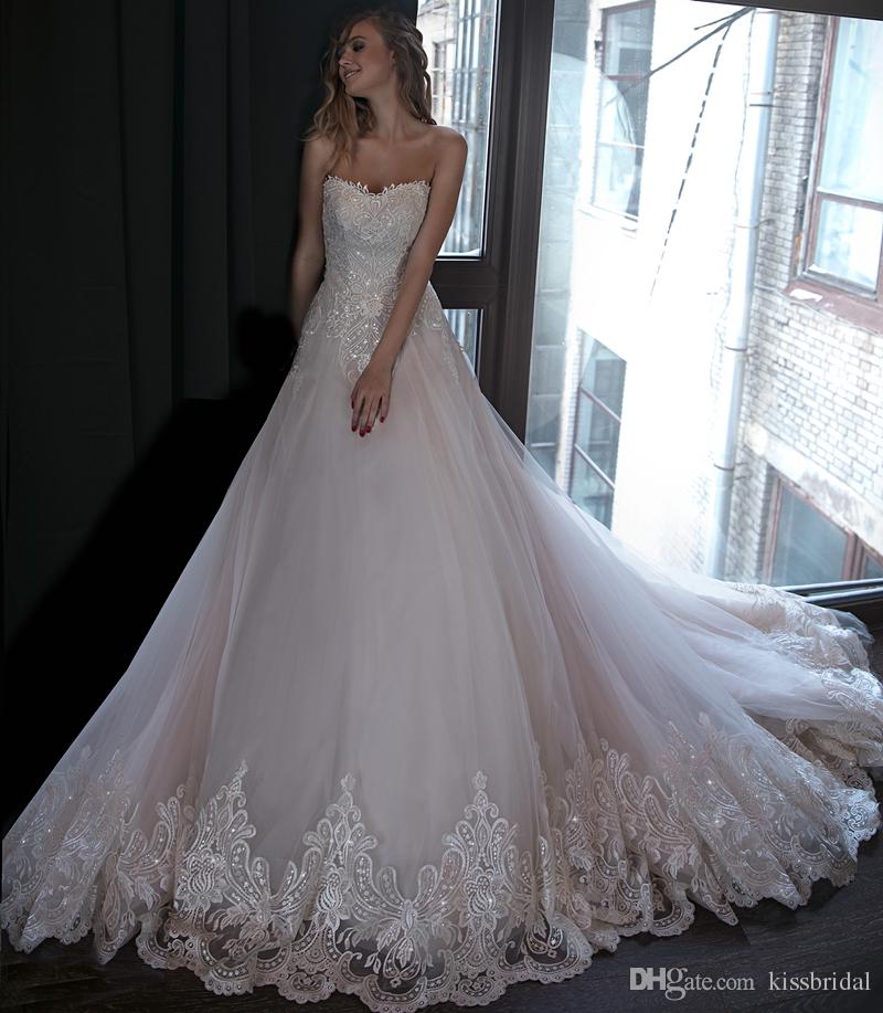 A-line Sexy Strapless Dresses Sleeveless Bead Lace Tulle Wedding Dress Bridal Gowns Long Train Bride Formal Gown Robe De Mariee