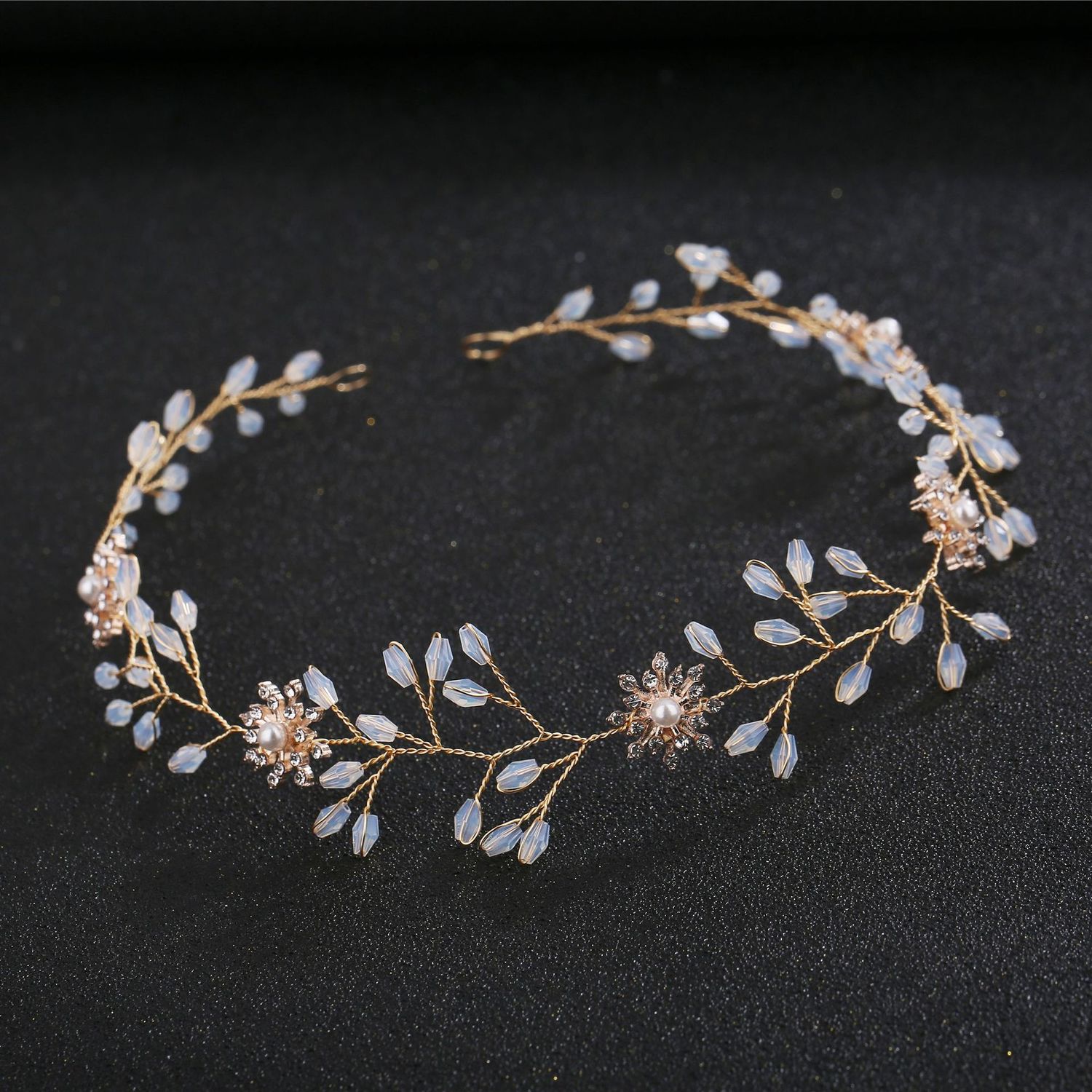 Crystal Head Bring Wedding Decoration Full Dress Accessories Children Banquet Hair Decorate Bride Jewelry Batch
Crystal Head Bring Wedding Decoration Full Dress Accessories Children Banquet Hair Decorate Bride Jewelry Batch
