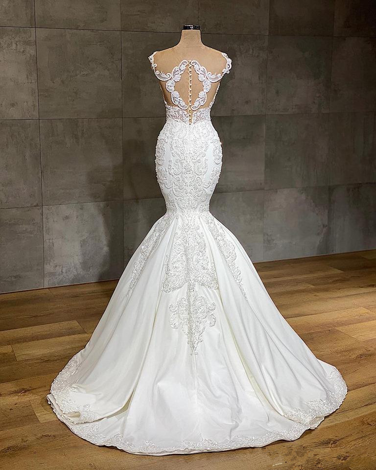 Luxurious Mermaid Wedding Dresses Jewel Neck Full Lace Appliqued Crystal Long Sweep Train Wedding Bridal Gowns Custom Made