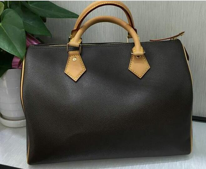 Women messenger bag Fashion bags women bag Designer Shoulder Bags Lady Totes handbags Speedy 35cm With Shoulder Strap, 30cm
Women messenger bag Fashion bags women bag Designer Shoulder Bags Lady Totes handbags Speedy 35cm With Shoulder Strap, 30cm