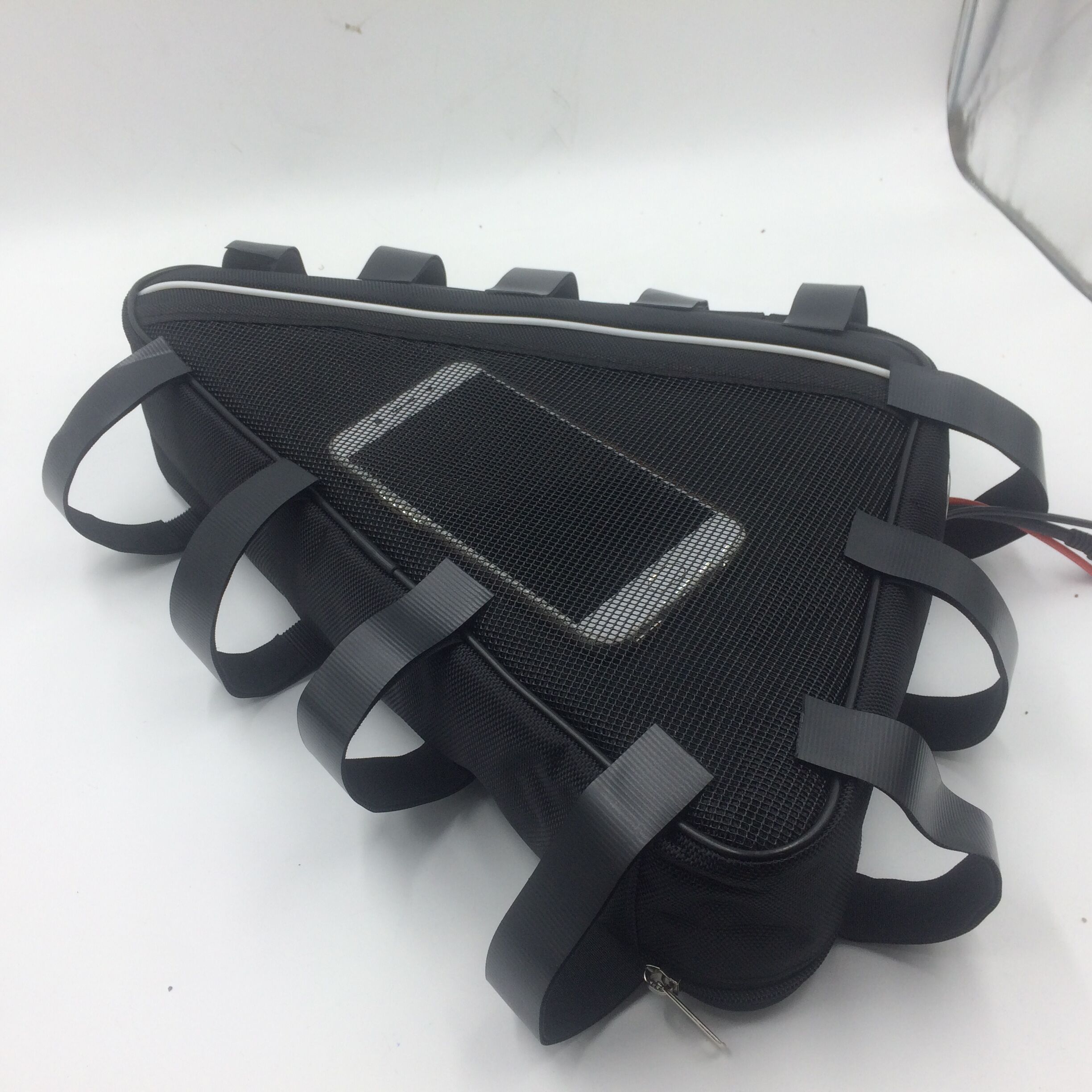 Free customs duty 48V 35AH Electric bike battery 48V triangle lithium ion battery with bag use NCR18650GA 3500mah cell 50A BMS
Free customs duty 48V 35AH Electric bike battery 48V triangle lithium ion battery with bag use NCR18650GA 3500mah cell 50A BMS