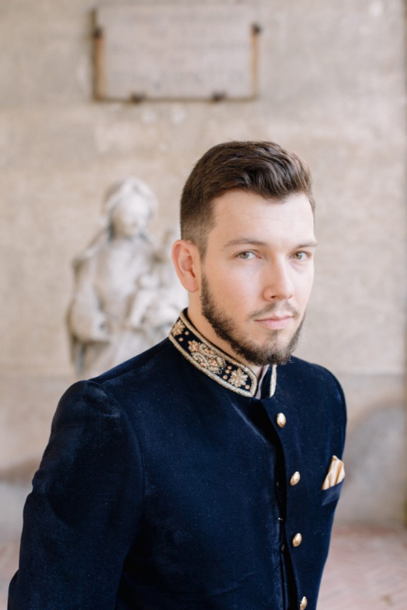 Handsome Mens Designer Jackets Coat Slim Fit 1 Pieces Embroidery Lapel Groom Wedding Wear High Quality Men Blazer