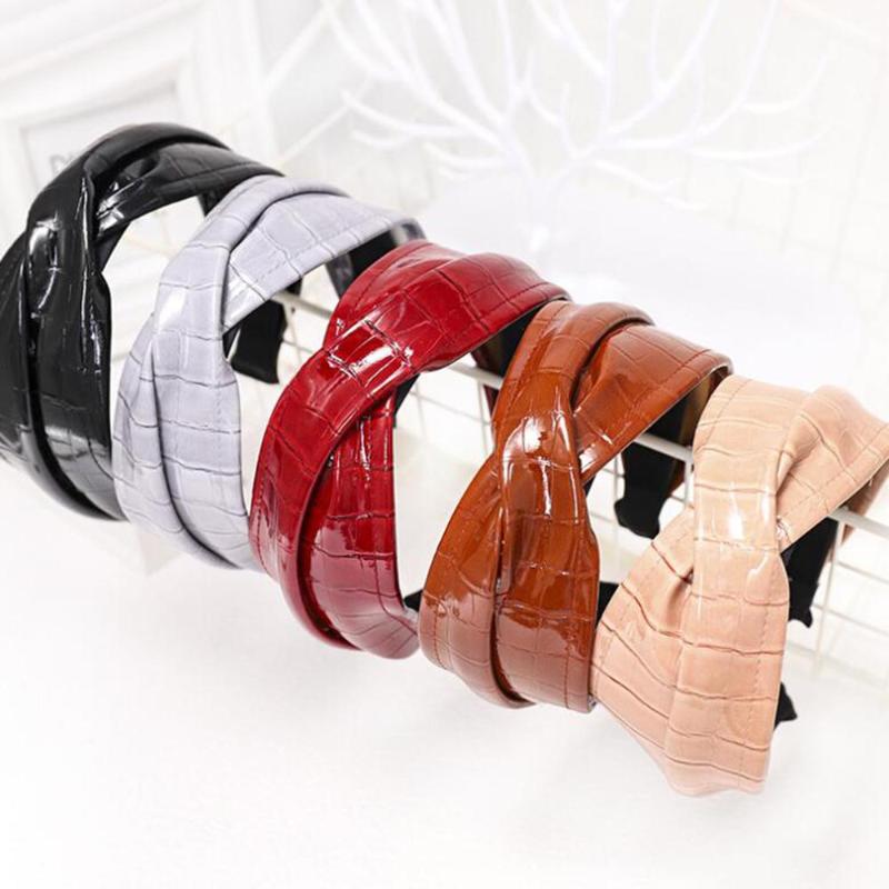 New Fashion Women Headband Artificial Leather Hairband Wide Side Cross Knot Headwear Adult Hair Accessories Wholesale
New Fashion Women Headband Artificial Leather Hairband Wide Side Cross Knot Headwear Adult Hair Accessories Wholesale