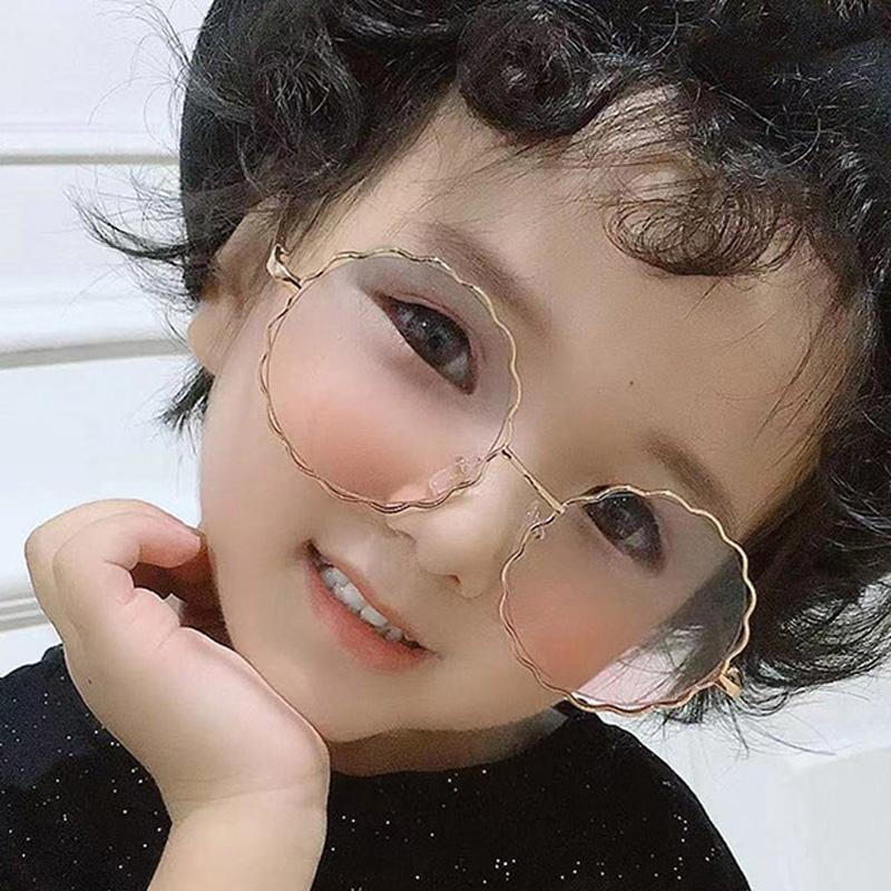 Lovely Flower Sunglasses Children Metal Frame Rimless Shape Sun Glasses Baby Girl Design Gradient UV400
Lovely Flower Sunglasses Children Metal Frame Rimless Shape Sun Glasses Baby Girl Design Gradient UV400