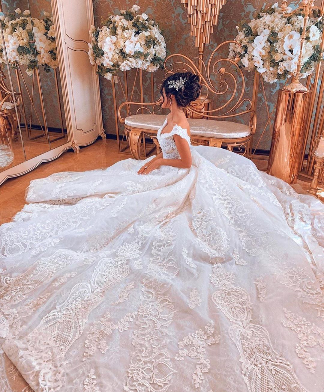 Elegant Chapel Train Wedding Gowns A Line Applique Bridal Gowns Off shoulder Weeding Dresses Abiti Da Sposa