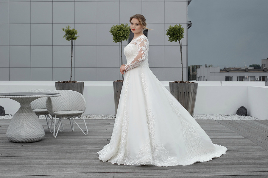 plus size bohemian wedding v neck appliqued long sleeves beach bridal gowns ruffle sweep train custom made abiti da sposa
